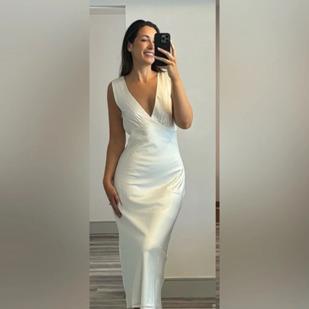 Abercrombie & Fitch elegant cream